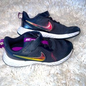 Girls Nike shoes size 12 good used condition